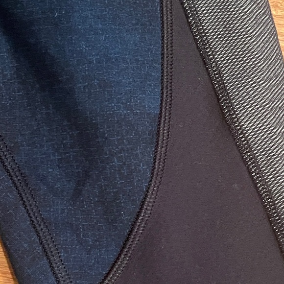 LuluLemon Colorblock Active Leggings - Navy & Gray size 4 - Picture 3 of 7